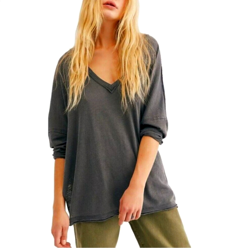 We the free On my mind V neck